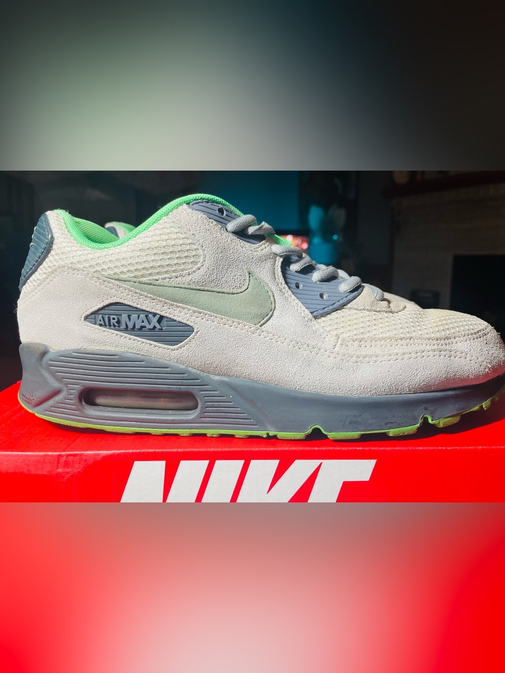 NIKE AIR MAX 90 ESSENTIAL LIGHT BONE BROWN-POISON GREEN 
10M